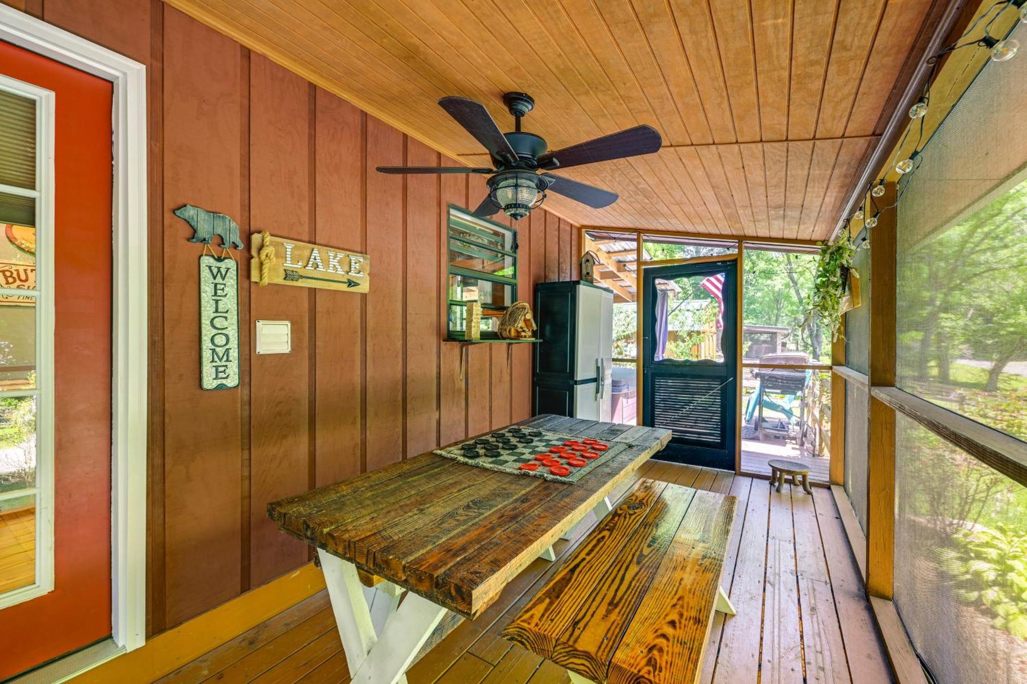 Bryson With Deck About 1 Mi To Fontana Holiday home