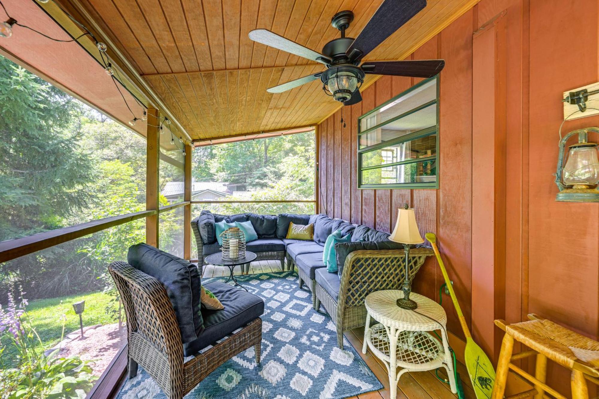 Bryson With Deck About 1 Mi To Fontana Holiday home Bryson City